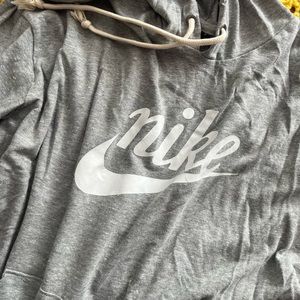 Nike Lightweight Pullover Gray